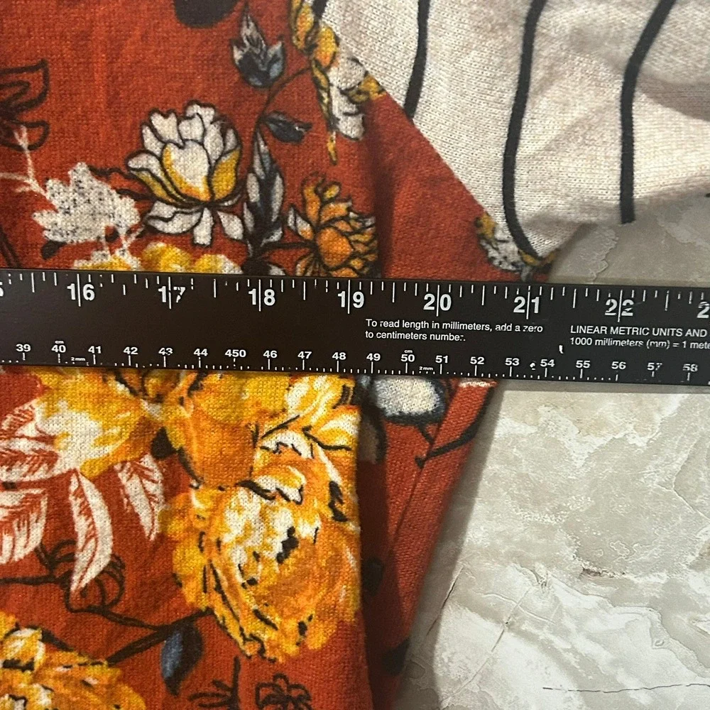 Absolutely Famous XL Floral Print‎ Top V-Neck 3/4 Sleeve Striped Casual